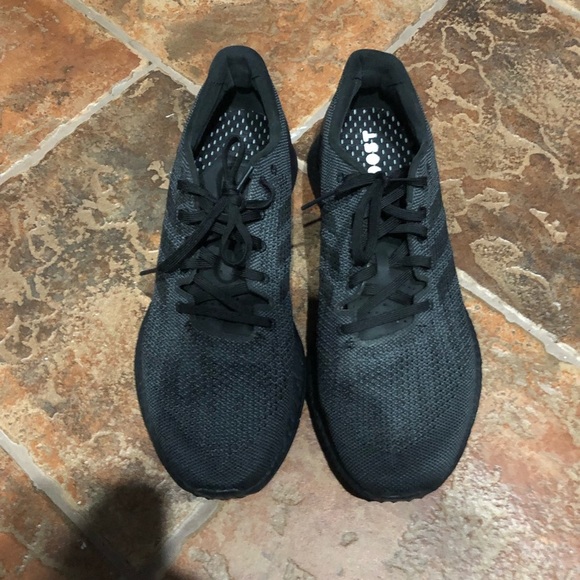 Men’s triple black adidas pure boost size 11 - Picture 2 of 4